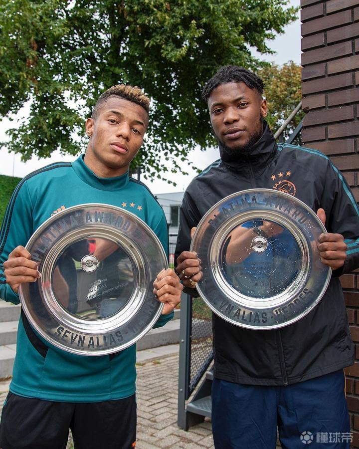 乐竞体育APP-NBA常规赛倒计时，阿贾克斯今夜临场应变，细节引发关注，更衣室稳定，临场指挥获称赞的简单介绍